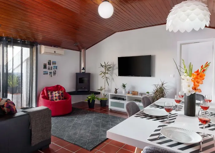 Feeltheland Ria アパート